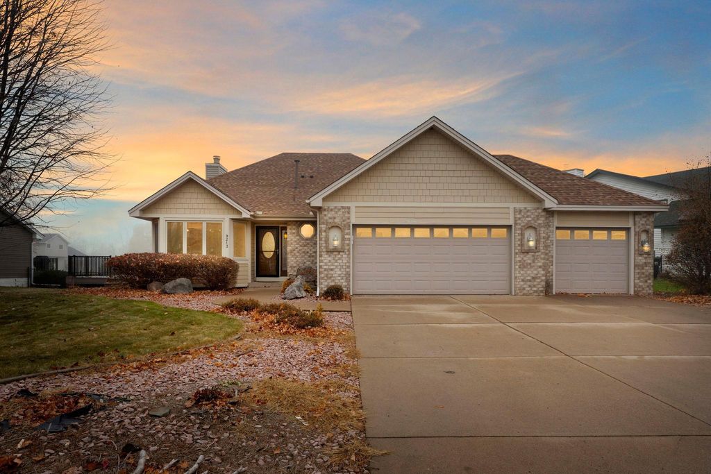 9213 Yates Bay Ct, Brooklyn Park, MN 55443