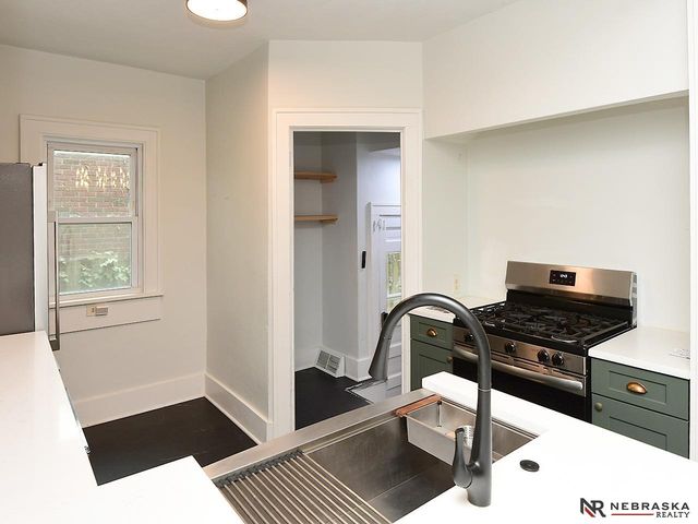 3507 N 45th Avenue, Omaha, NE 68104