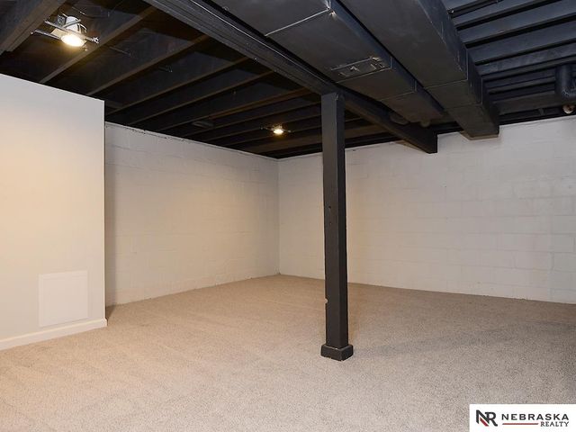 3507 N 45th Avenue, Omaha, NE 68104