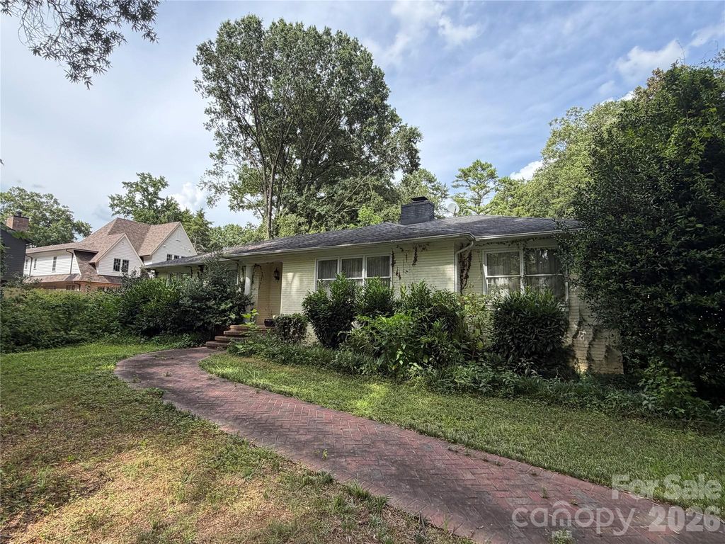 5017 Randolph Road, Charlotte, NC 28211