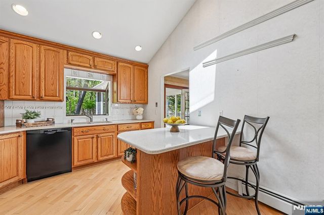 97 Erie Avenue, Midland Park, NJ 07432