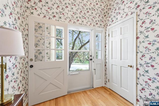 97 Erie Avenue, Midland Park, NJ 07432