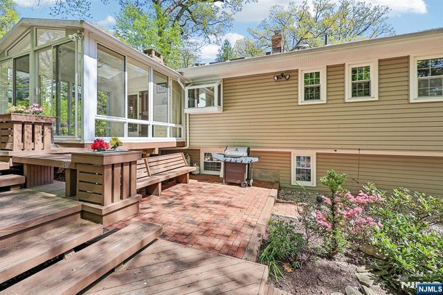 97 Erie Avenue, Midland Park, NJ 07432