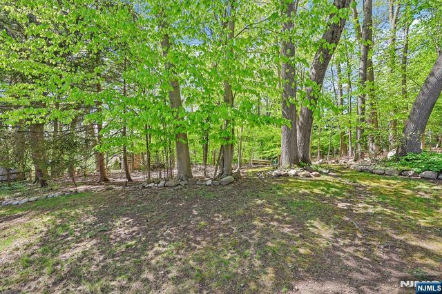 97 Erie Avenue, Midland Park, NJ 07432