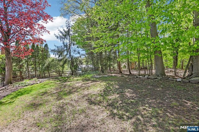 97 Erie Avenue, Midland Park, NJ 07432