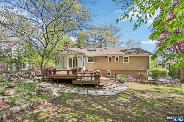 97 Erie Avenue, Midland Park, NJ 07432