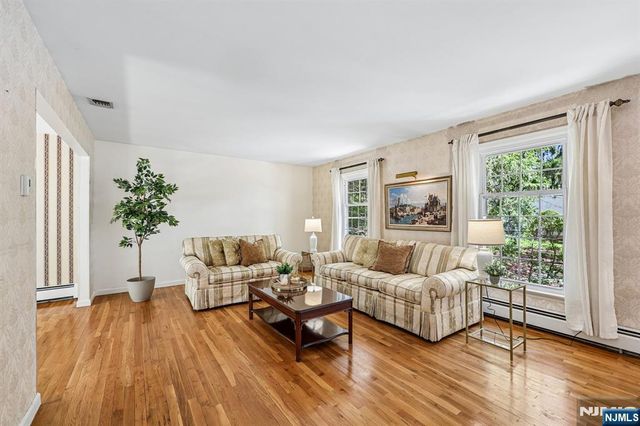 97 Erie Avenue, Midland Park, NJ 07432