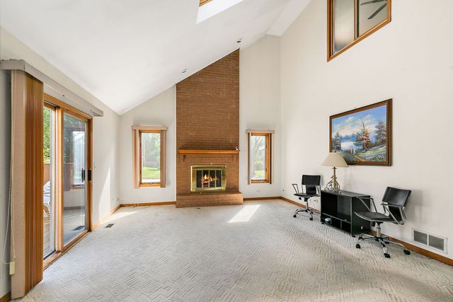 1600 Brentford Drive, Naperville, IL 60563