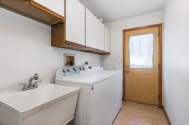 1600 Brentford Drive, Naperville, IL 60563