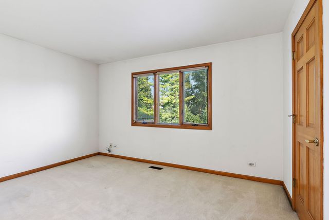 1600 Brentford Drive, Naperville, IL 60563