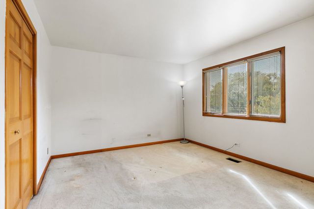 1600 Brentford Drive, Naperville, IL 60563