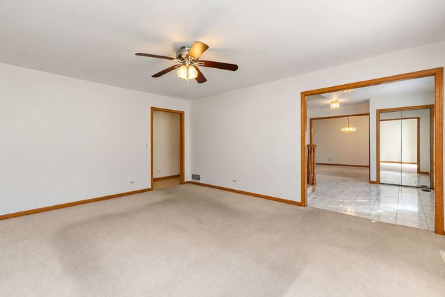 1600 Brentford Drive, Naperville, IL 60563
