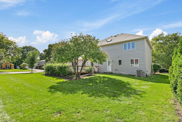 1600 Brentford Drive, Naperville, IL 60563