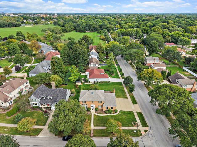 1600 Brentford Drive, Naperville, IL 60563