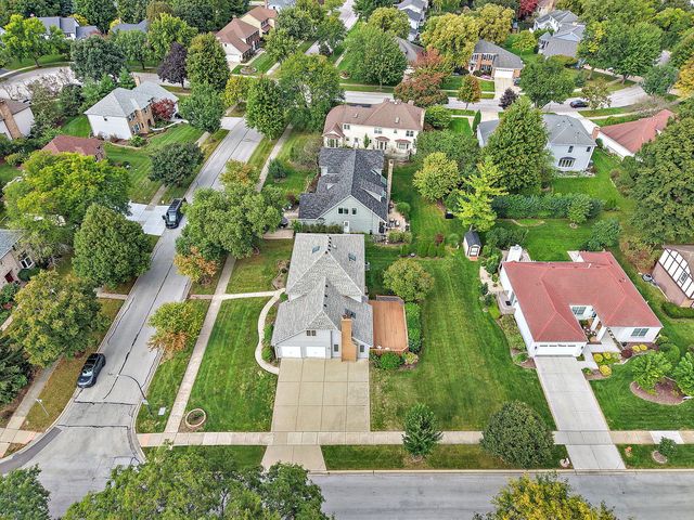 1600 Brentford Drive, Naperville, IL 60563