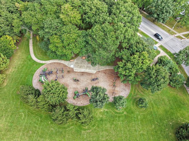 1600 Brentford Drive, Naperville, IL 60563