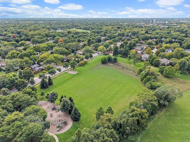 1600 Brentford Drive, Naperville, IL 60563