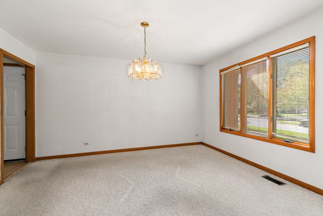 1600 Brentford Drive, Naperville, IL 60563