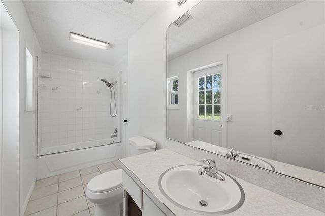 915 E MICHIGAN AVENUE, Deland, FL 32724