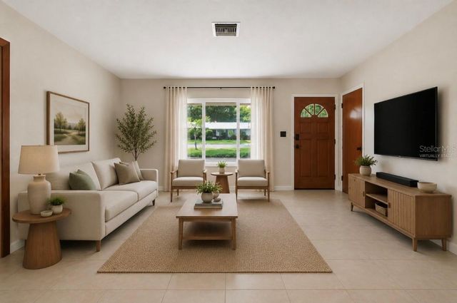 915 E MICHIGAN AVENUE, Deland, FL 32724