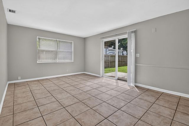 1037 W 28TH Street, Riviera Beach, FL 33404