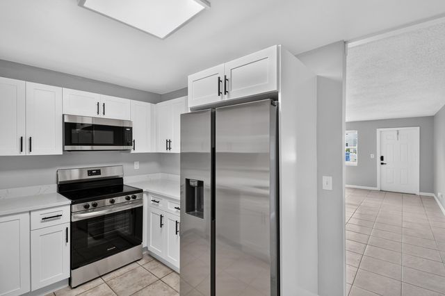 1037 W 28TH Street, Riviera Beach, FL 33404
