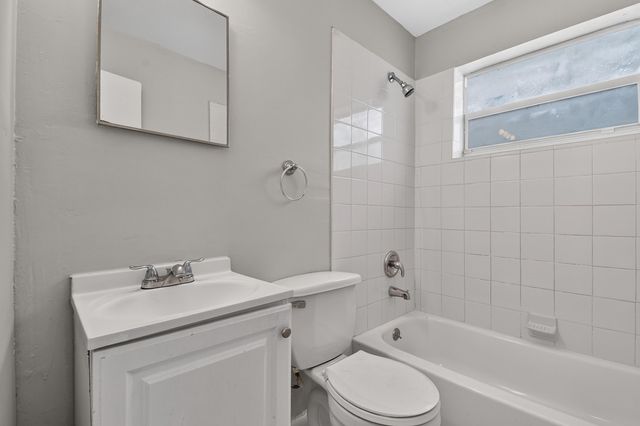 1037 W 28TH Street, Riviera Beach, FL 33404