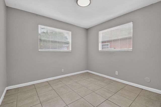 1037 W 28TH Street, Riviera Beach, FL 33404