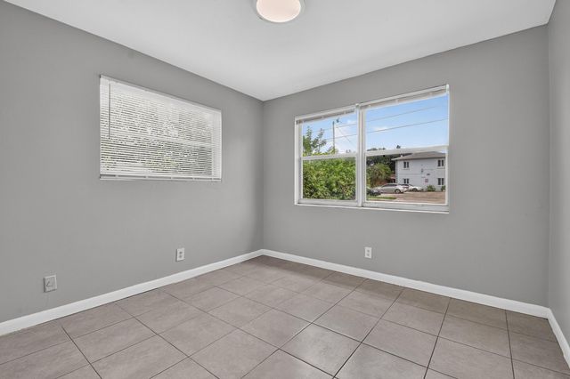 1037 W 28TH Street, Riviera Beach, FL 33404
