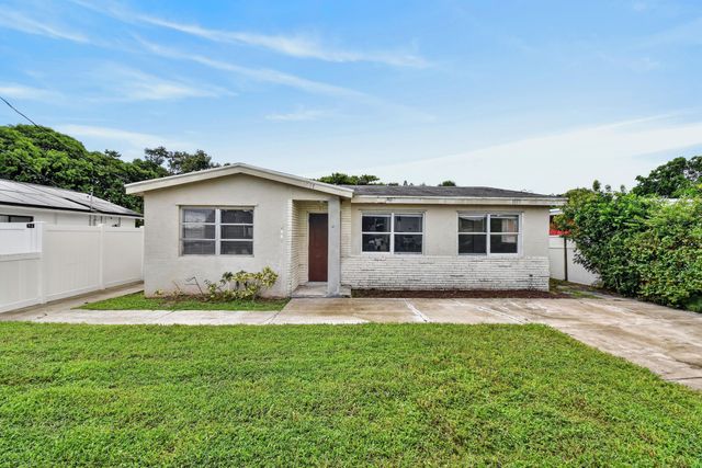 1037 W 28TH Street, Riviera Beach, FL 33404