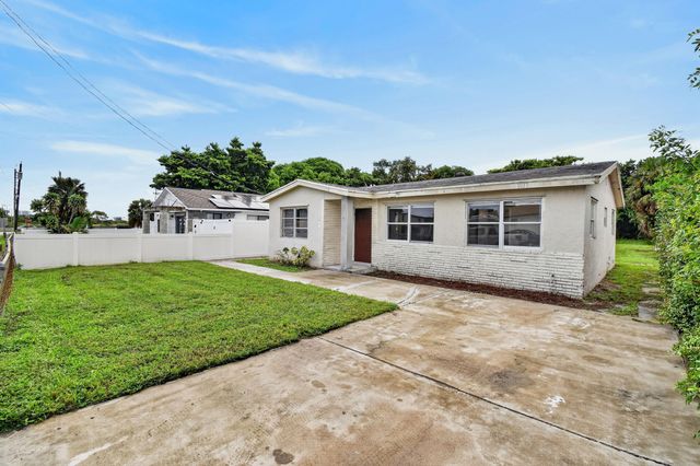 1037 W 28TH Street, Riviera Beach, FL 33404