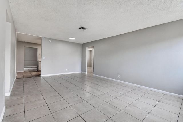 1037 W 28TH Street, Riviera Beach, FL 33404