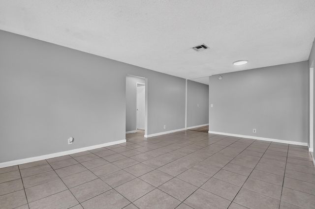 1037 W 28TH Street, Riviera Beach, FL 33404