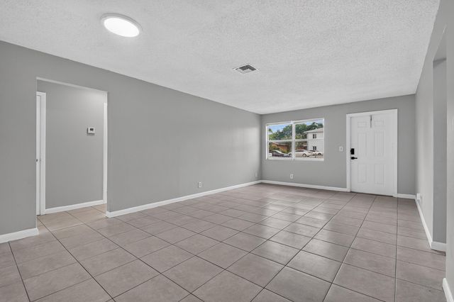 1037 W 28TH Street, Riviera Beach, FL 33404