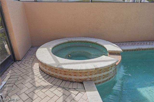 6116 Highwood Park LN, Naples, FL 34110