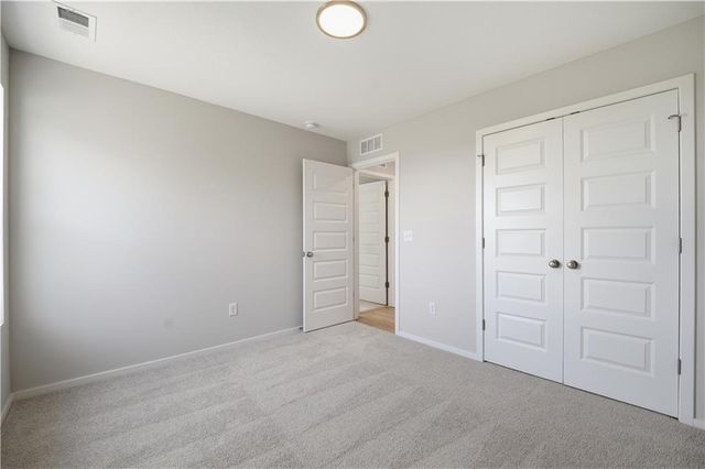 1328 SE Windbreak Drive, Lee's Summit, MO 64081