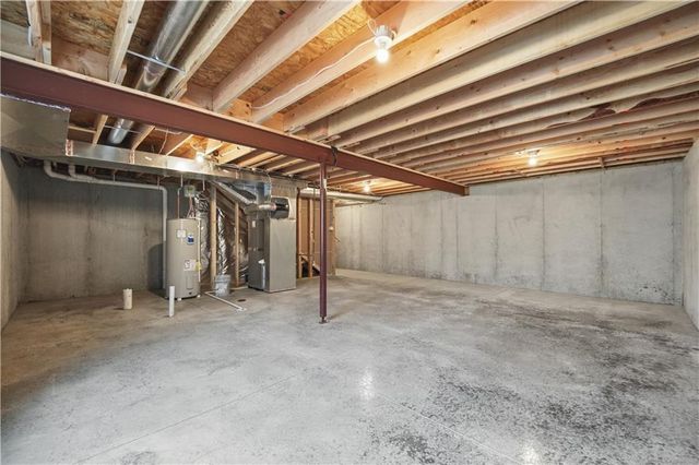 1328 SE Windbreak Drive, Lee's Summit, MO 64081