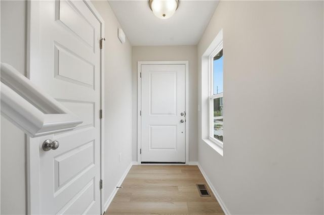1328 SE Windbreak Drive, Lee's Summit, MO 64081