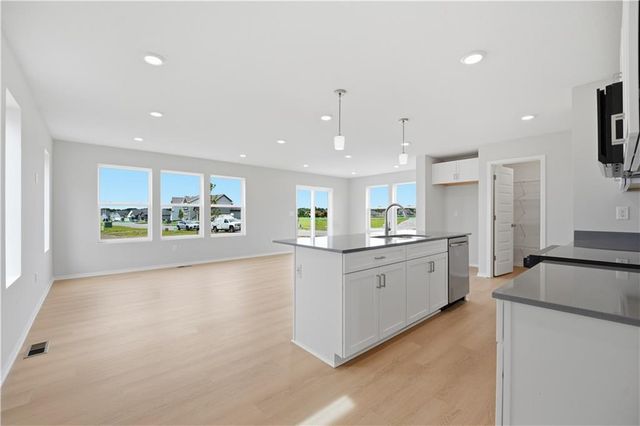 1328 SE Windbreak Drive, Lee's Summit, MO 64081