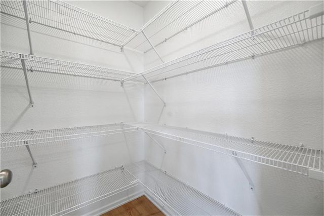 1328 SE Windbreak Drive, Lee's Summit, MO 64081