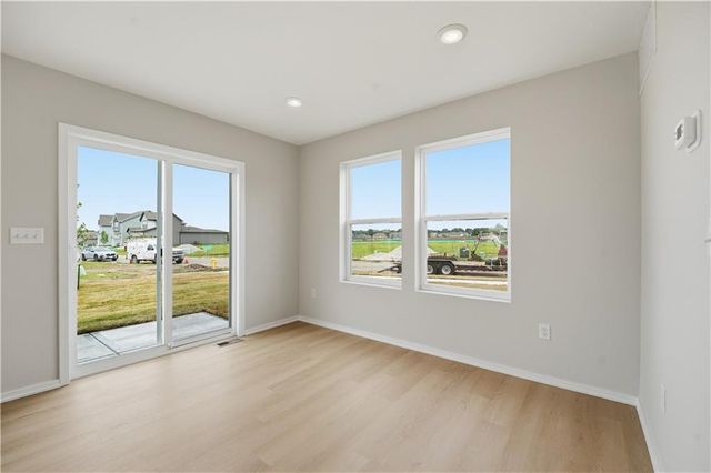 1328 SE Windbreak Drive, Lee's Summit, MO 64081