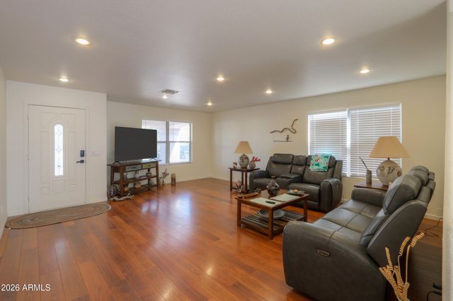 533 W PRICKLY PEAR Drive, Casa Grande, AZ 85122