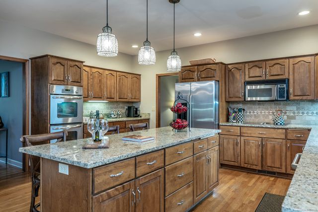 32 Sail Harbour Drive, New Fairfield, CT 06812