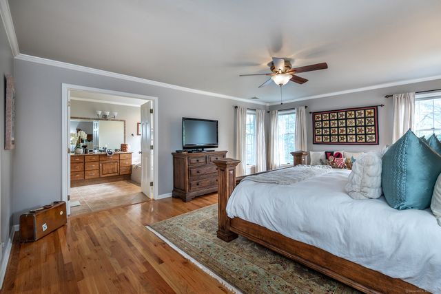 32 Sail Harbour Drive, New Fairfield, CT 06812