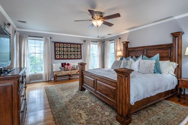 32 Sail Harbour Drive, New Fairfield, CT 06812