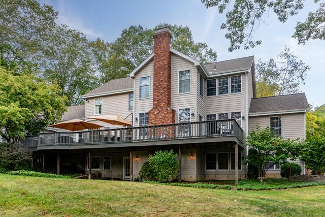 32 Sail Harbour Drive, New Fairfield, CT 06812