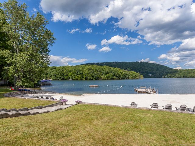 32 Sail Harbour Drive, New Fairfield, CT 06812