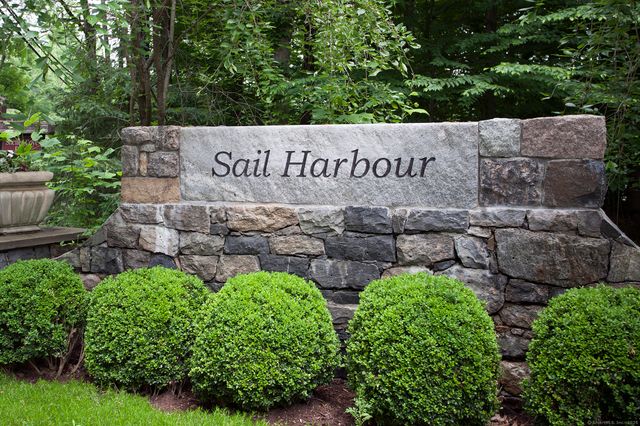 32 Sail Harbour Drive, New Fairfield, CT 06812