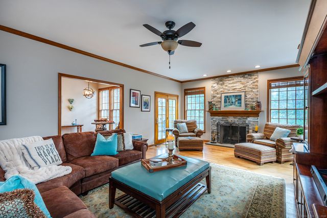 32 Sail Harbour Drive, New Fairfield, CT 06812