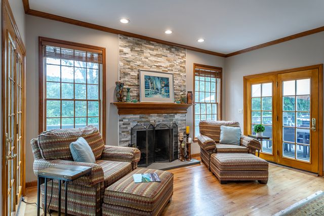 32 Sail Harbour Drive, New Fairfield, CT 06812